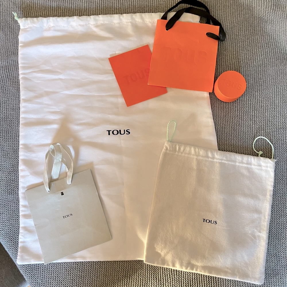 Tous bundle